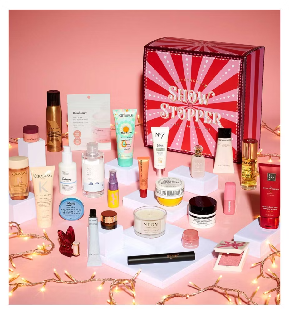 An image of the Boots Showstopping Beauty box.
