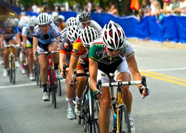 The racing was fierce, with the bunch being strung out continously.