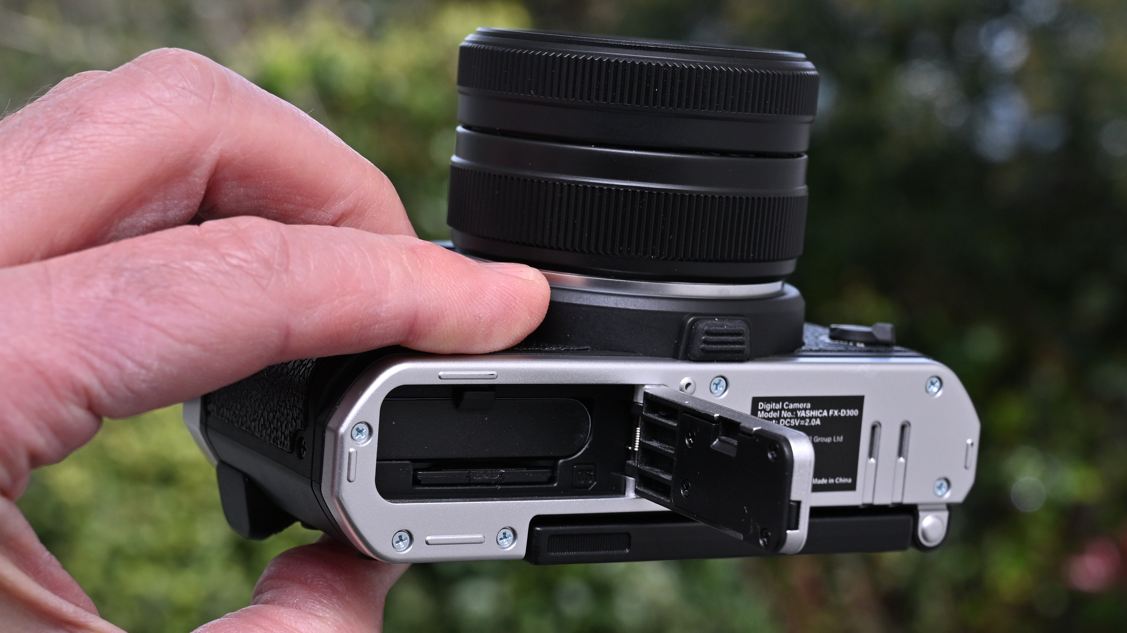 Yashica FX-D 300 product shot