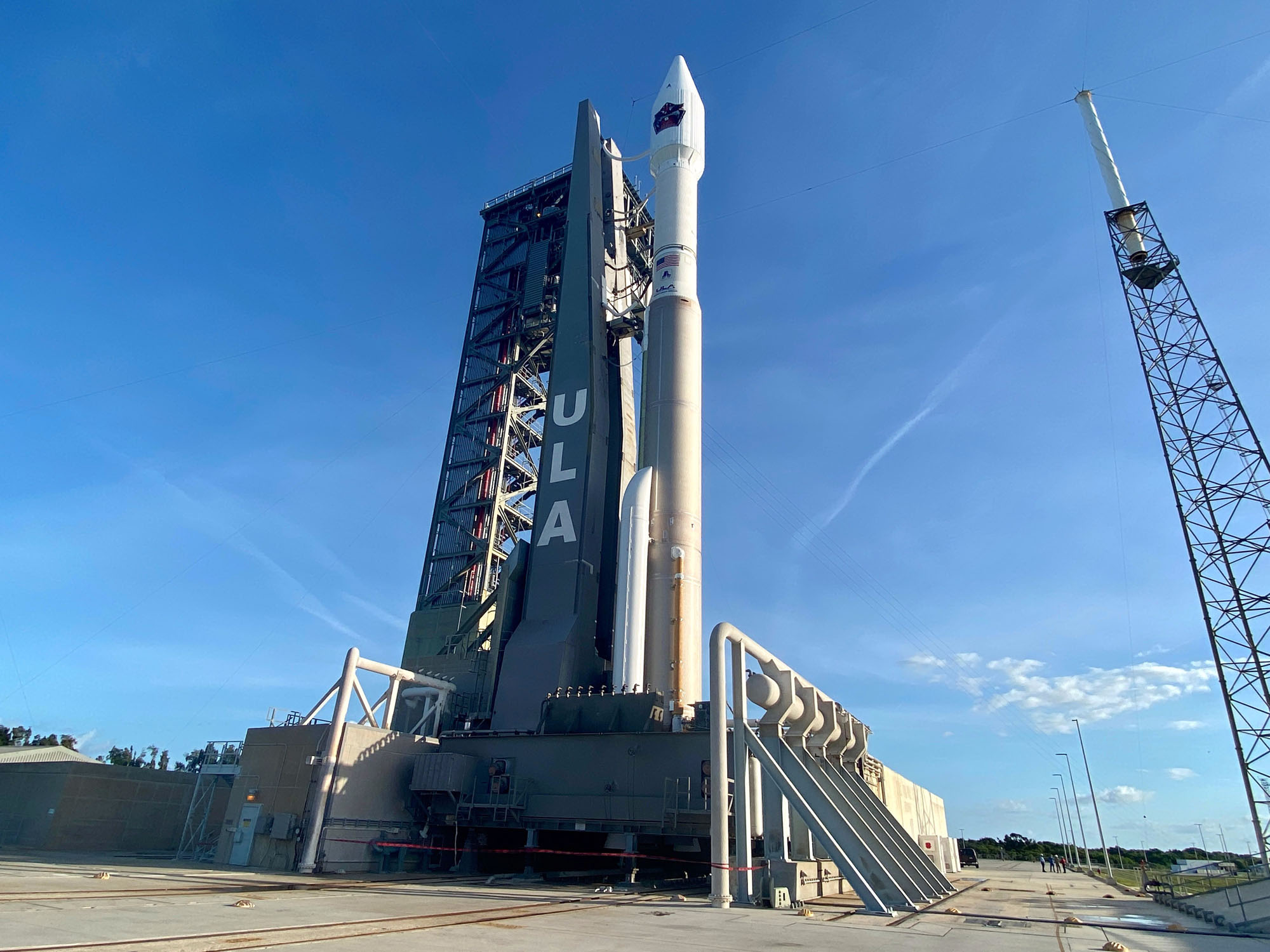 Atlas V Rocket Launches Sbirs Geo 5 Missile Warning Satellite For Us