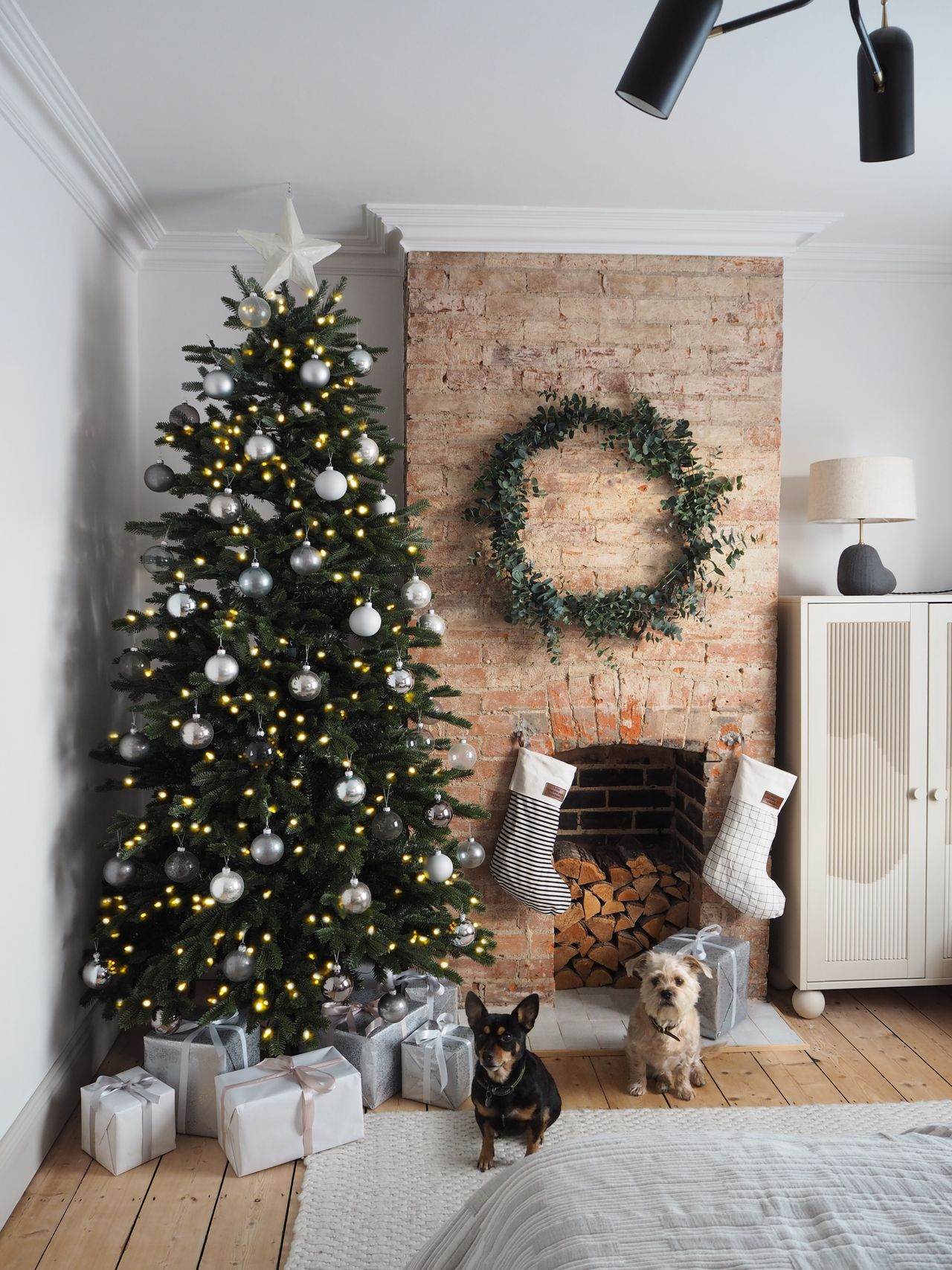 How to fluff a Christmas tree for fuller looking foliage Livingetc