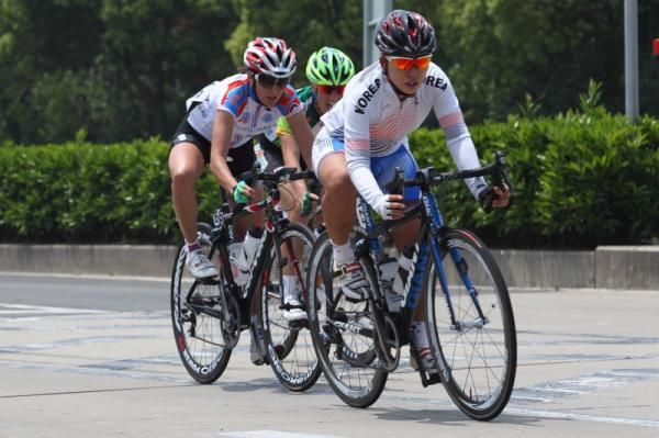 A break of three riders didn't last long - the first sprint point was only 4 kilometres away
