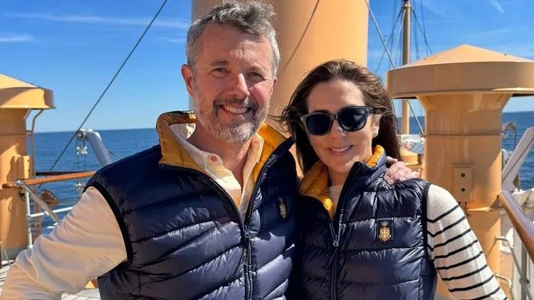 After a Rollercoaster Year, King Frederik and Queen Mary of Denmark Celebrate 20 Years of Marriage with a Very Casual Photo - Vimarsana News