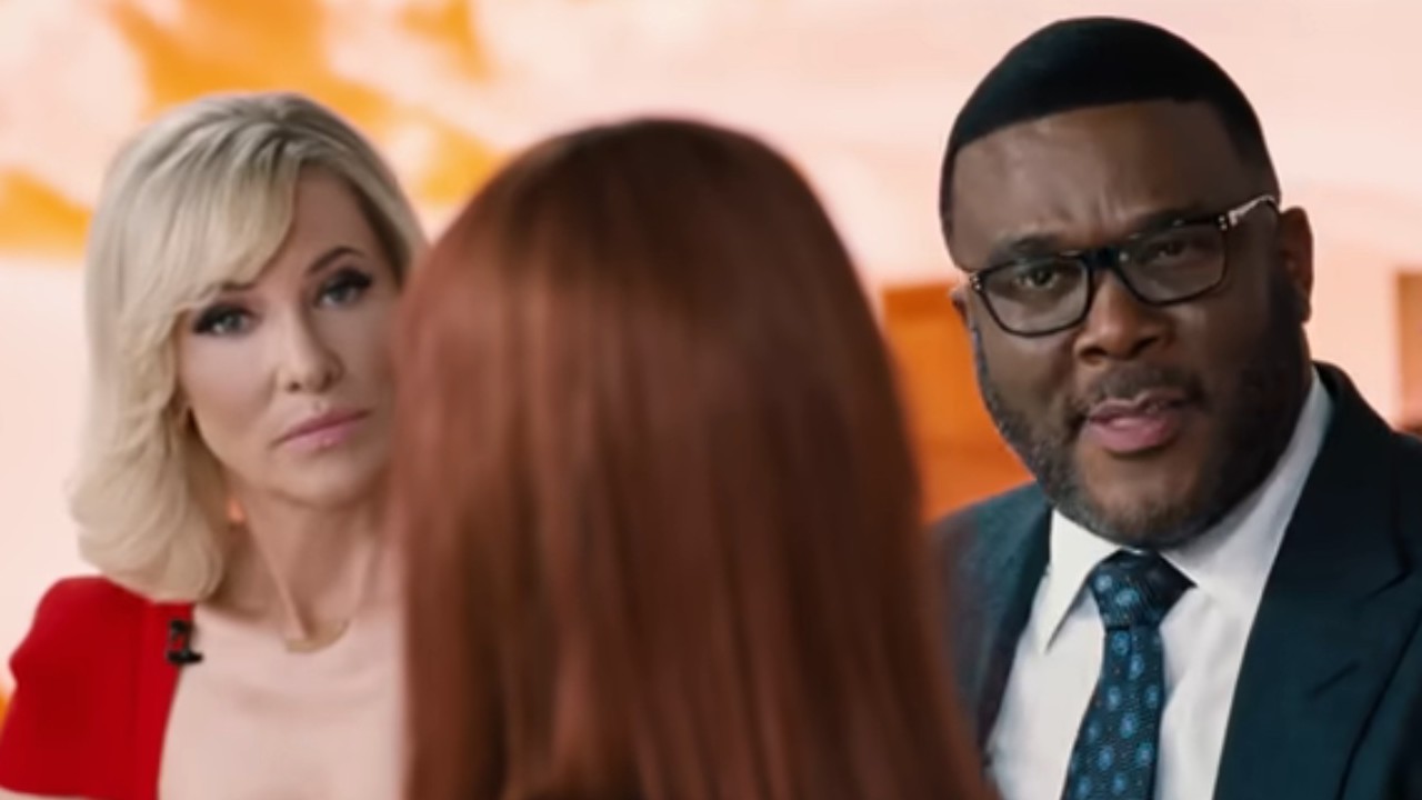 Cate Blanchett and Tyler Perry discussing the news in Don't Look Up
