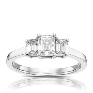 Rectangular three-diamond ring