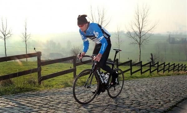 Vansummeren gets out of the saddle