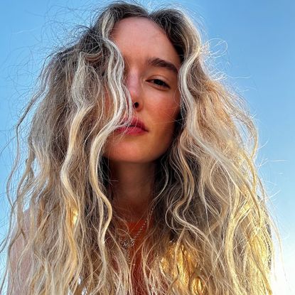 Hannah Baxter selfie outside