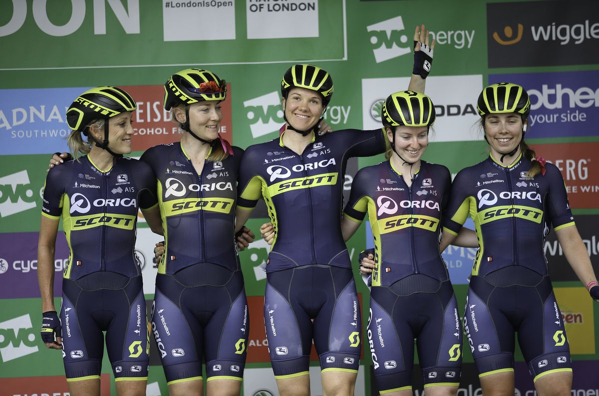 Sarah Roy with her Orica-Scott teammates