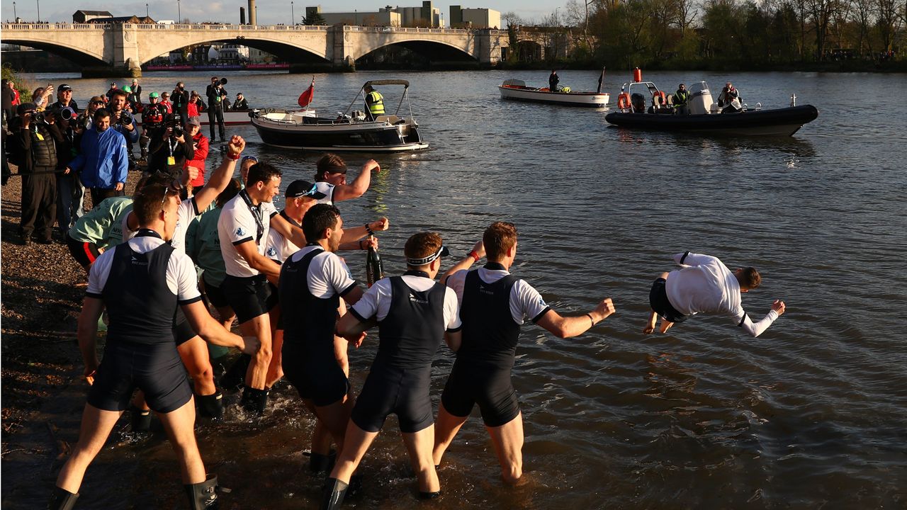 Boat race between Oxford and Cambridge