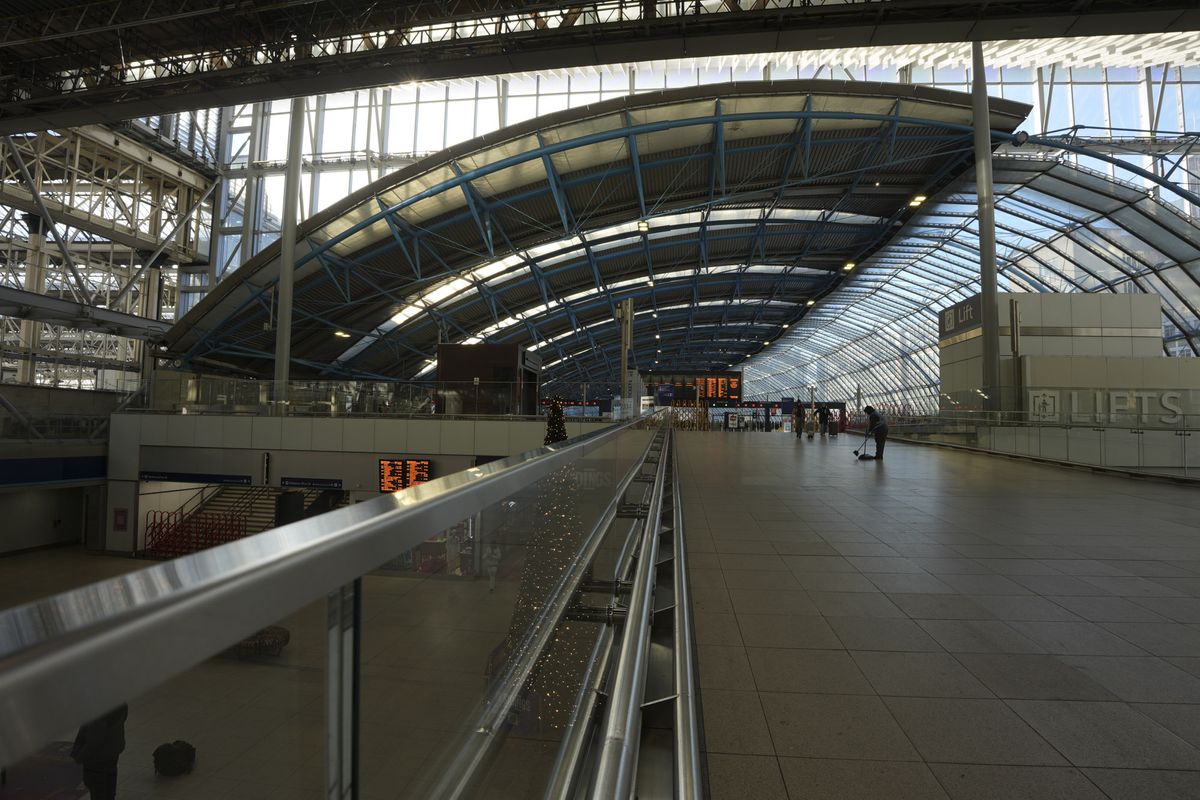 Sigma 12mm f/1.4 DC | C image quality test shot showing architecture and interior performance
