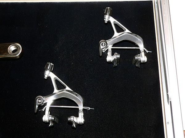 Rival&rsquo;s cold-forged dual-pivot brake arms