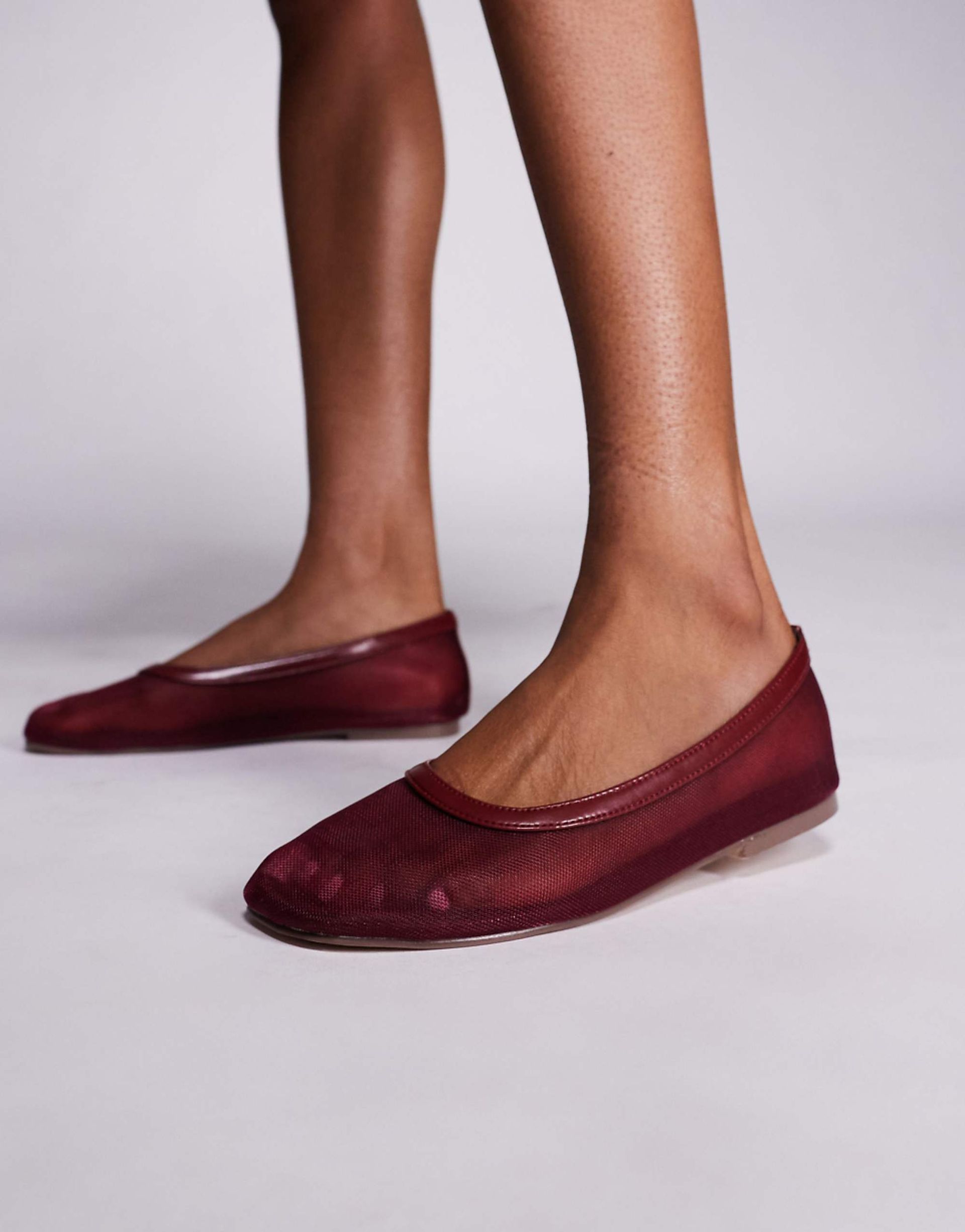 Simmi London Luanne Mesh Ballerina Flats in Burgundy