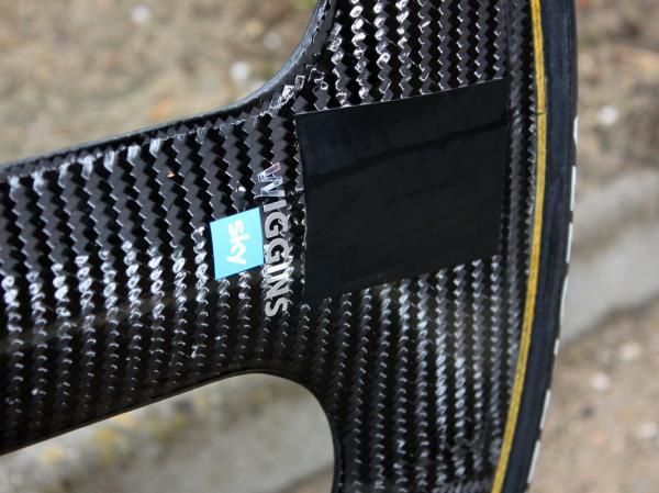 Wiggins uses different tires from the rest of the team so his wheels are labeled separately.