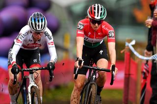 OVERIJSE BELGIUM OCTOBER 31 LR Puck Pieterse of The Netherlands and Team Alpecin Fenix and Blanka Vas Kata of Hungary Team SD Worx compete during the 62nd Druivencross Overijse UCI CycloCross Worldcup 2021 Womens Elite DruivencrossOverijse CXWorldCup UCIcyclocrossWC on October 31 2021 in Overijse Belgium Photo by Luc ClaessenGetty Images