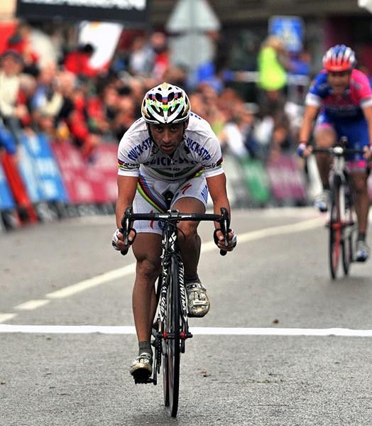 Italy's Paolo Bettini (Quick Step) wins stage 12 of the Vuelta a Espa&ntilde;a.
