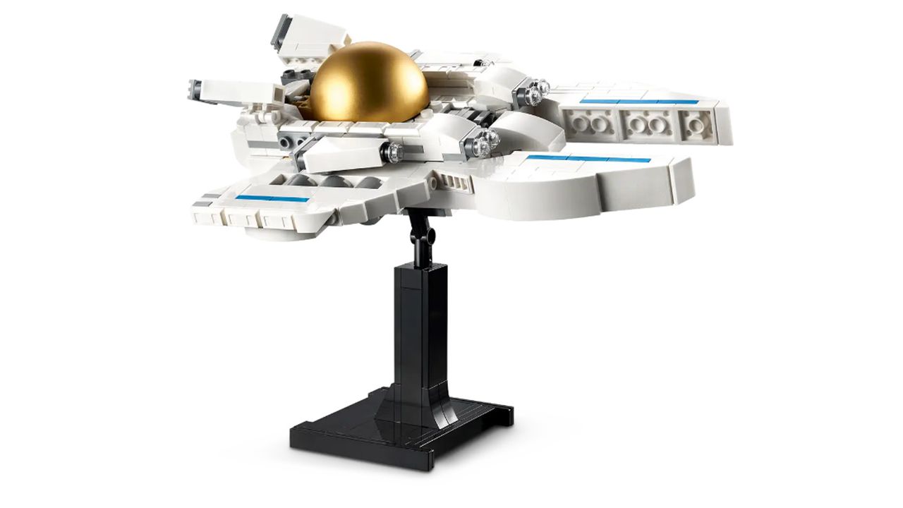 An alternative build of the Lego Creator 3-in-1 Space Astronaut