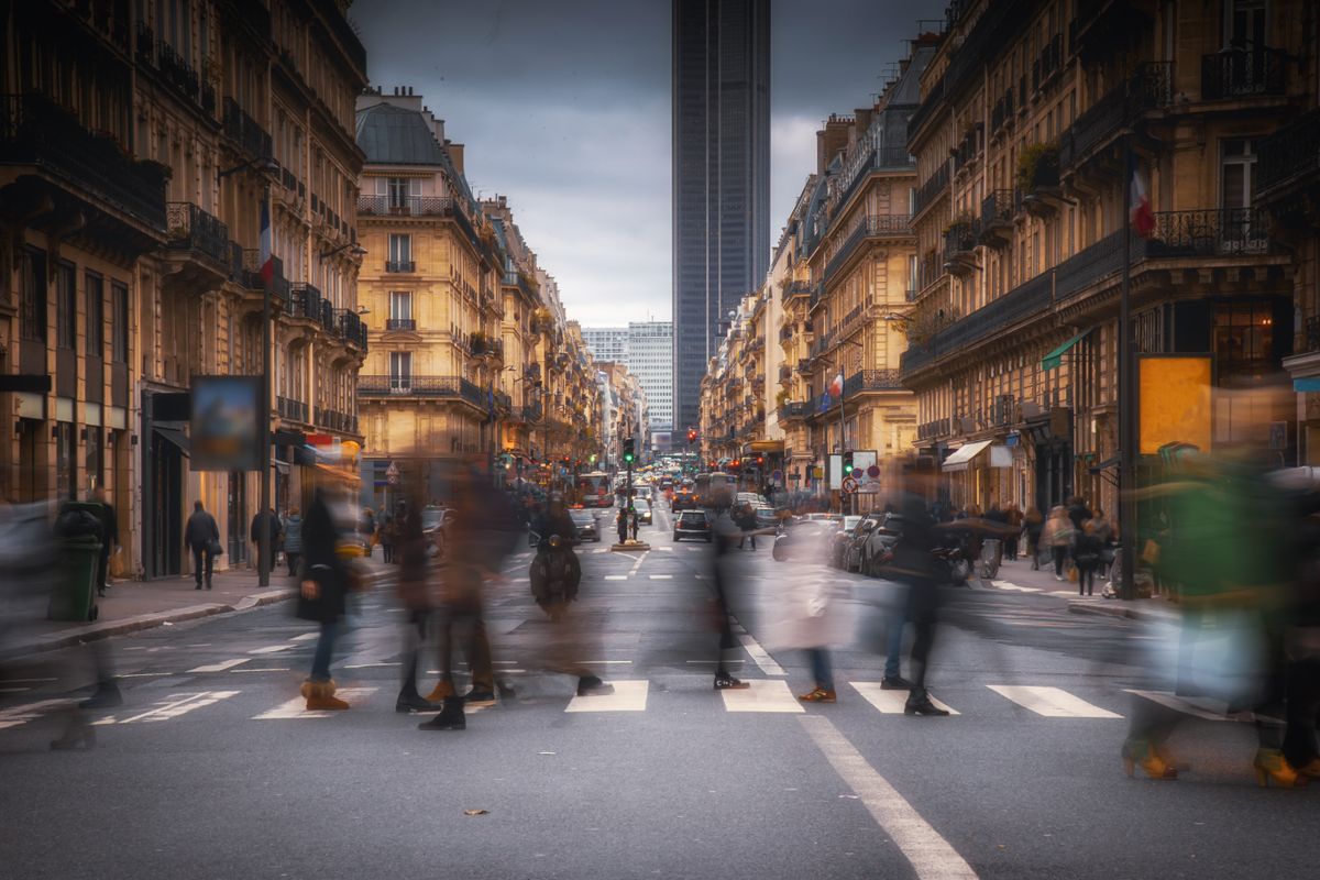 With the clothing crisis, the streets of Paris no longer look the same