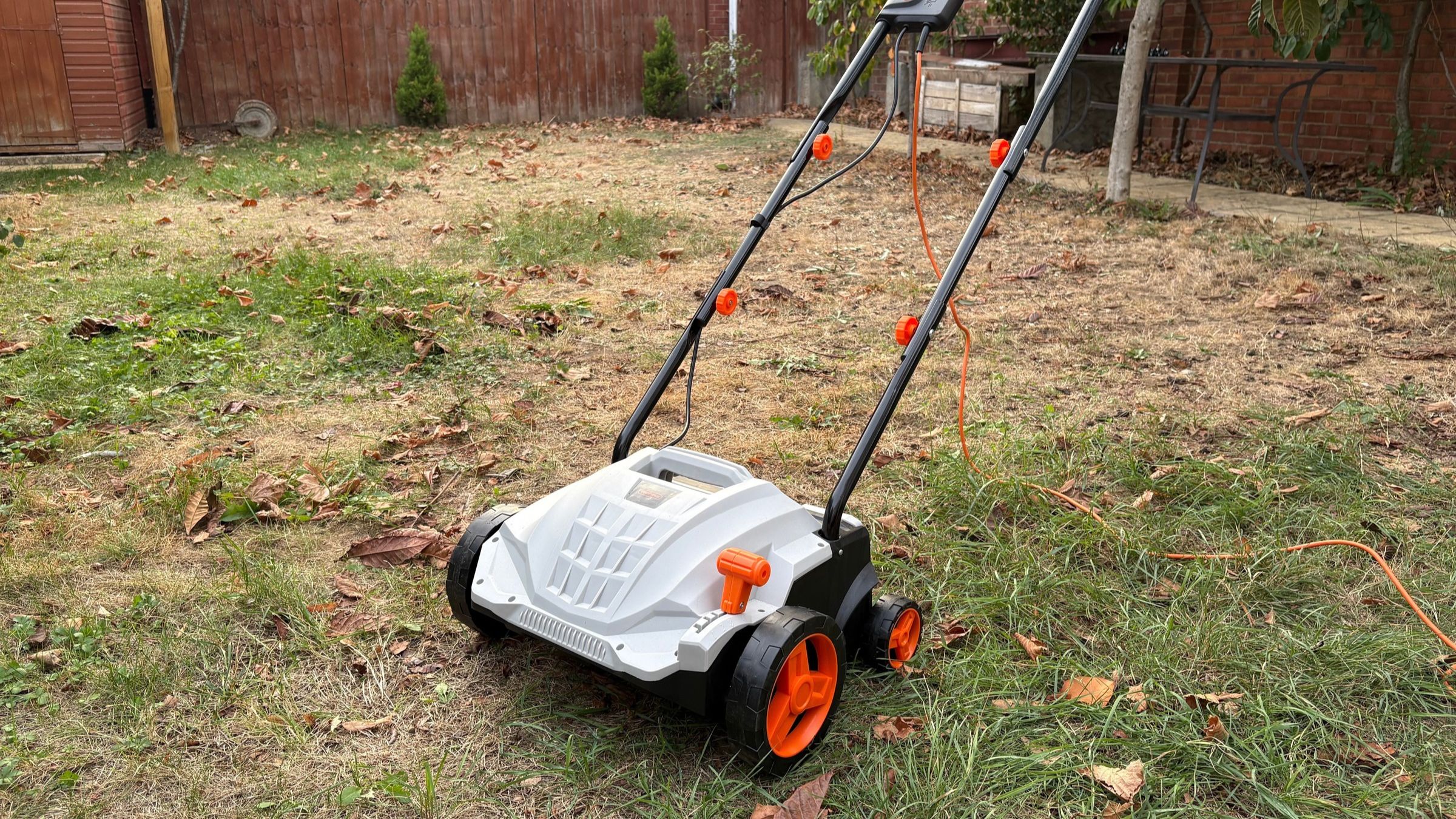 Vonhaus Lawn Scarifier &amp; Aerator 1500W without collection bag attached