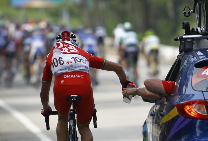 Drapac rider takes a feed