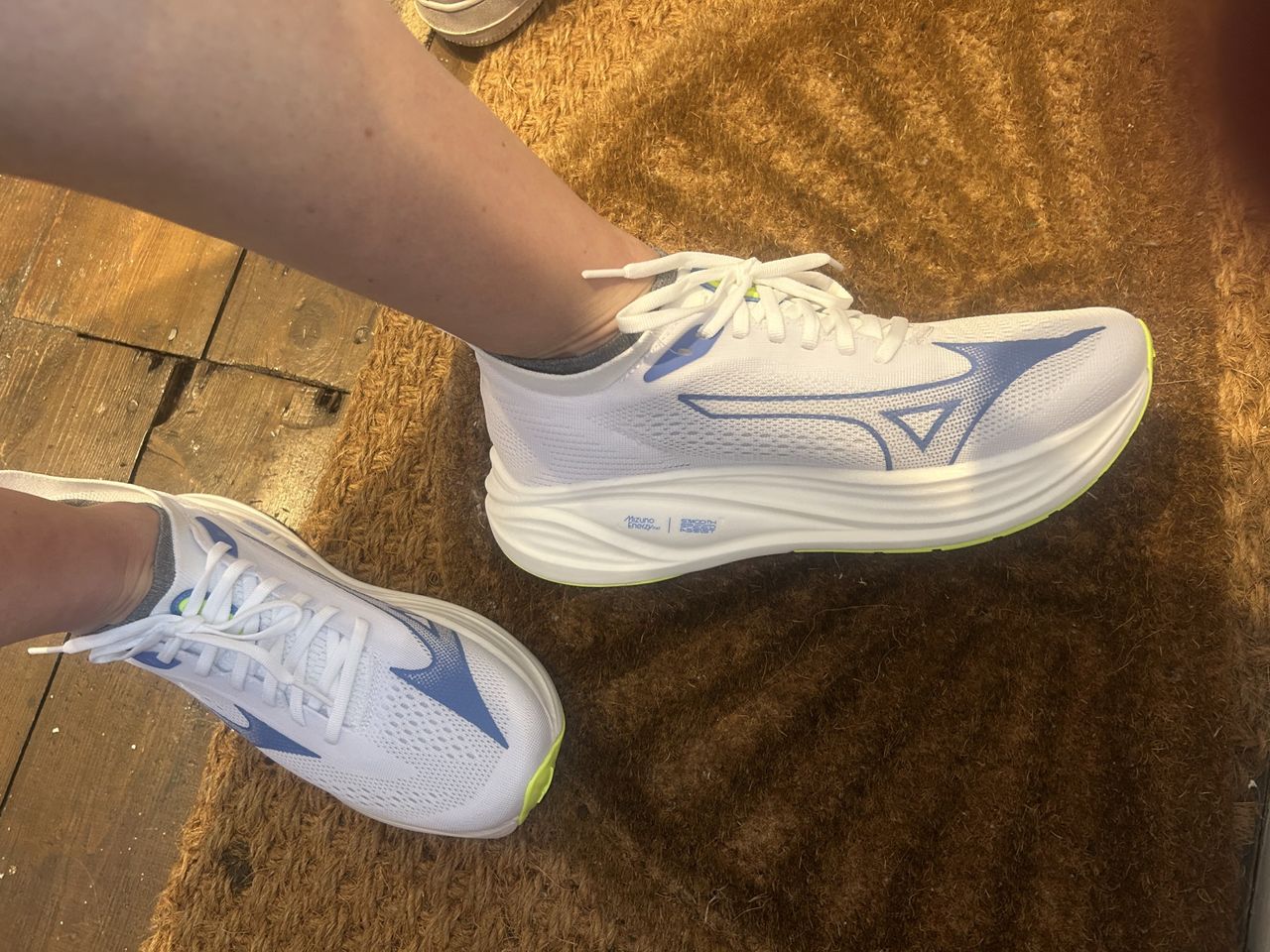 Mizuno Zen Neo 2