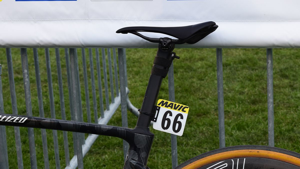 Lampaert ran an in-line S-Works Pave seat post as opposed to the stock setback seat post