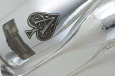 Ace of Spades, Red Red Wine Quiz