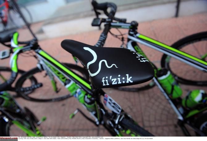 Cannondale's snake seasts