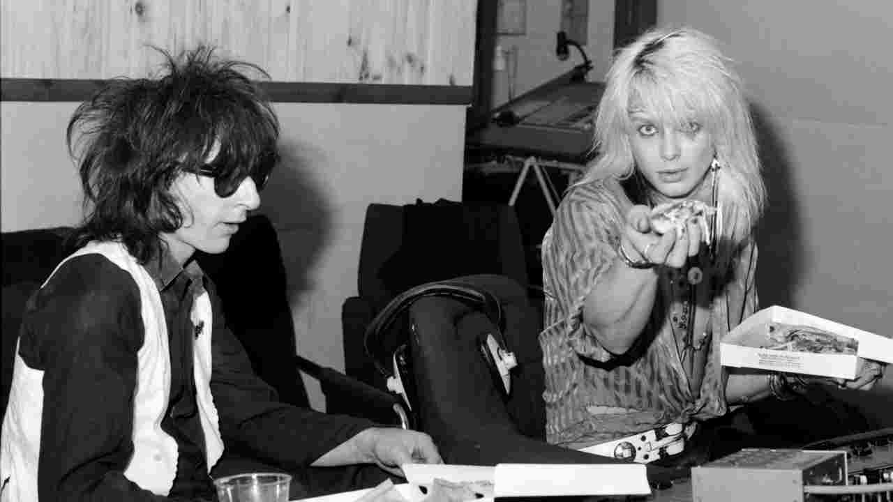 Hanoi Rocks Michael Monroe with the New York Dolls’ Johnny Thunders in 1985