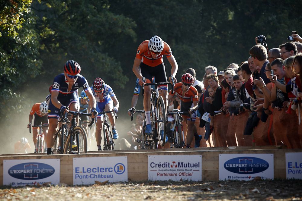 Mathieu Van Der Poel hops the barriers