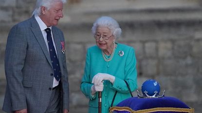 The last brooch gifted to the Queen goes on public display 