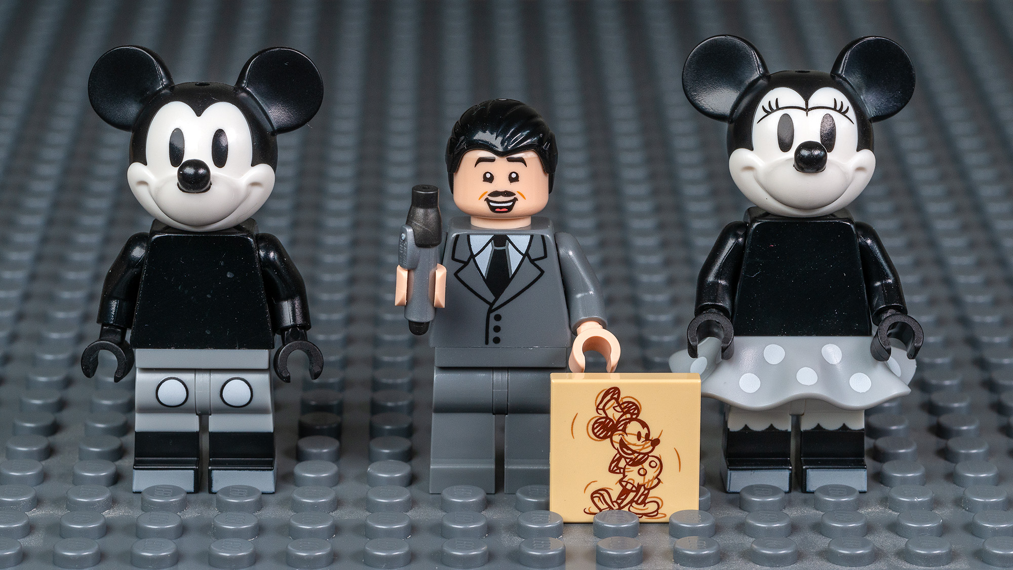 Lego Walt Disney Tribute Camera (43230) Minifigures Mickey Mouse, Walt Disney, and Minnie Mouse