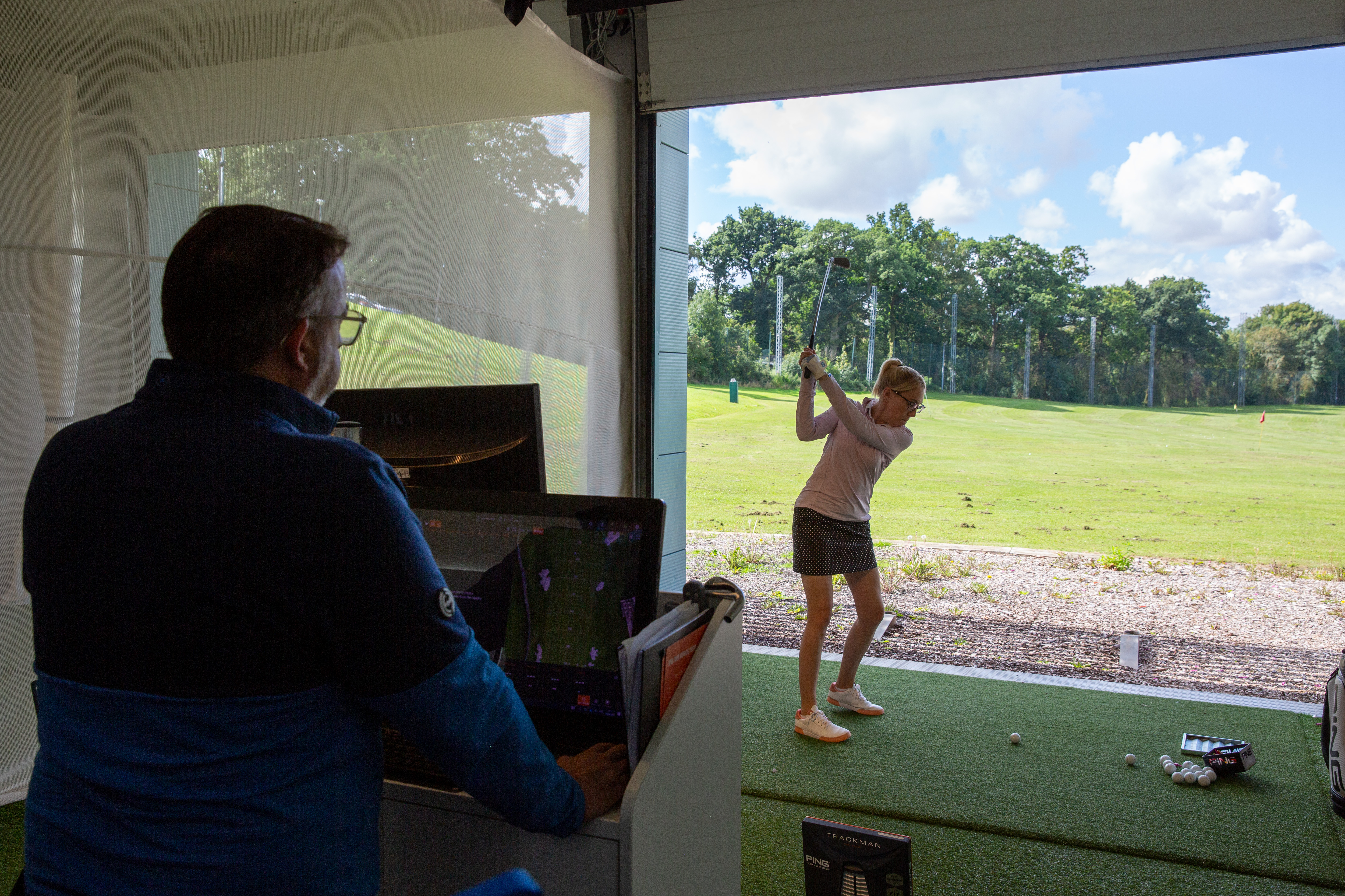 Custom fitting women golfers