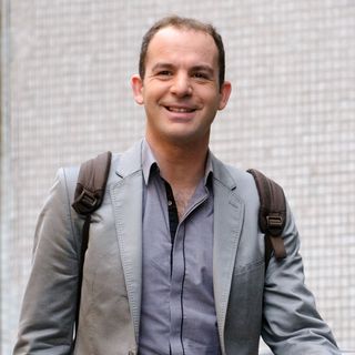 martin lewis with blue blazer and blue shirt