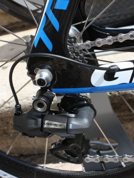 The internal cable routing entry and exit points are sized for use with Shimano's new Dura-Ace Di2 electronic drivetrain.
