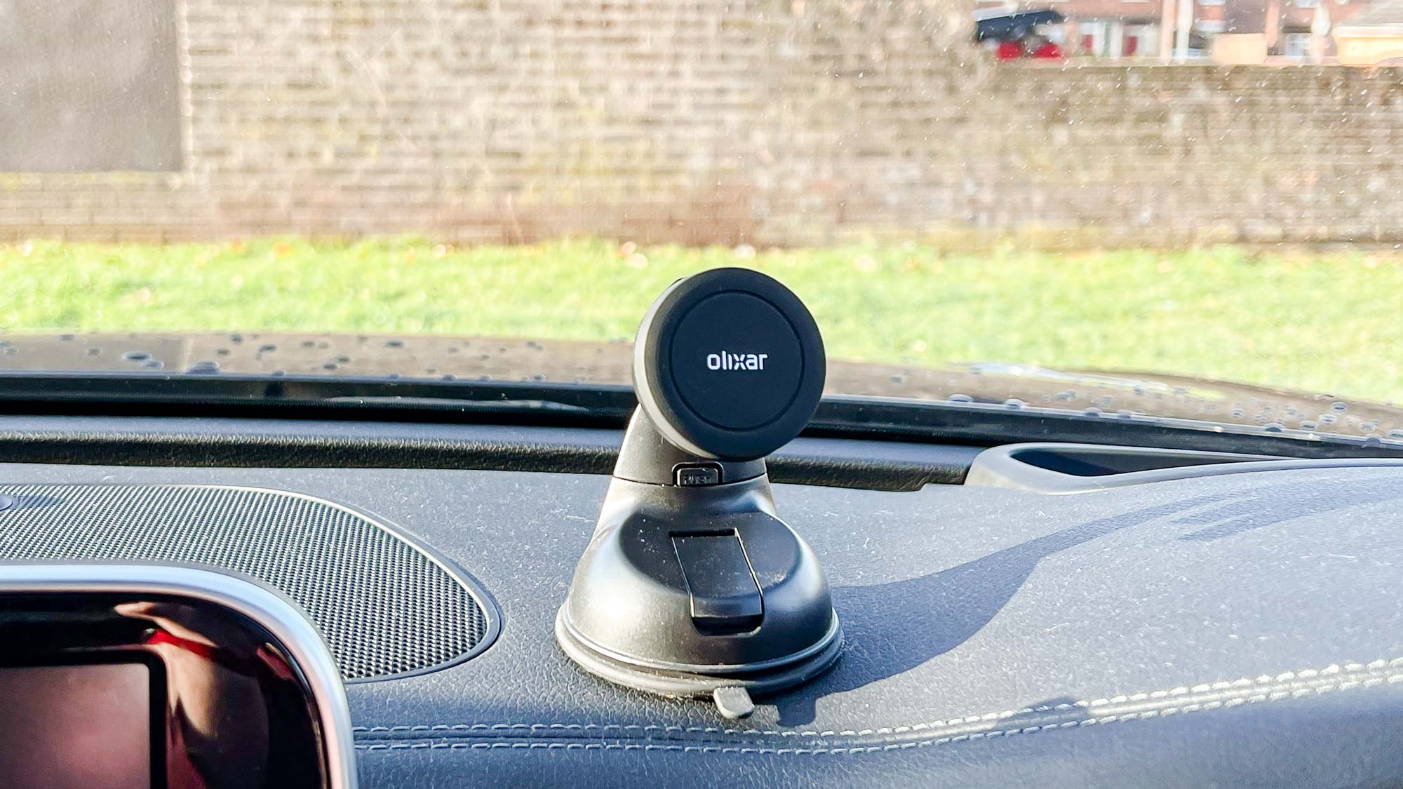 Olixar Windscreen & Dashboard Universal Car Phone Holder Reviews - Mobile  Fun Ireland