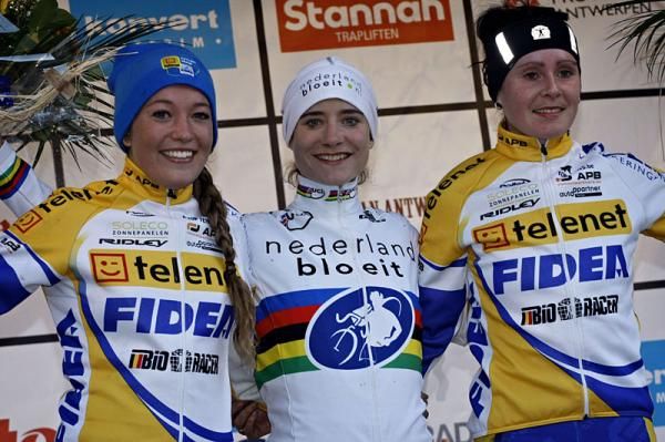 Marianne Vos topped the podium and shared it with Sophie De Boer and Nikki Harris