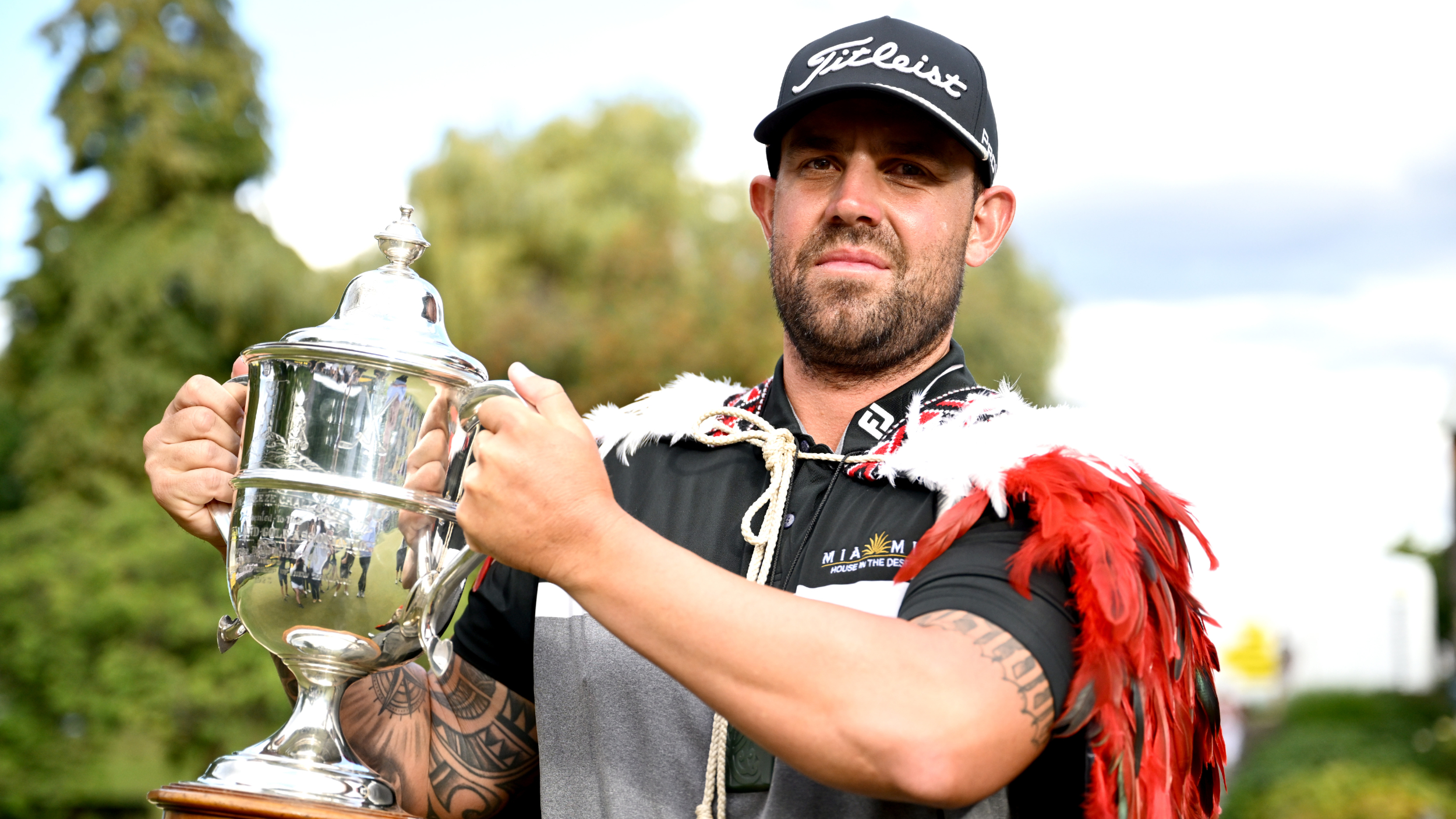 Ryan Peake with the New Zealand Open trophy