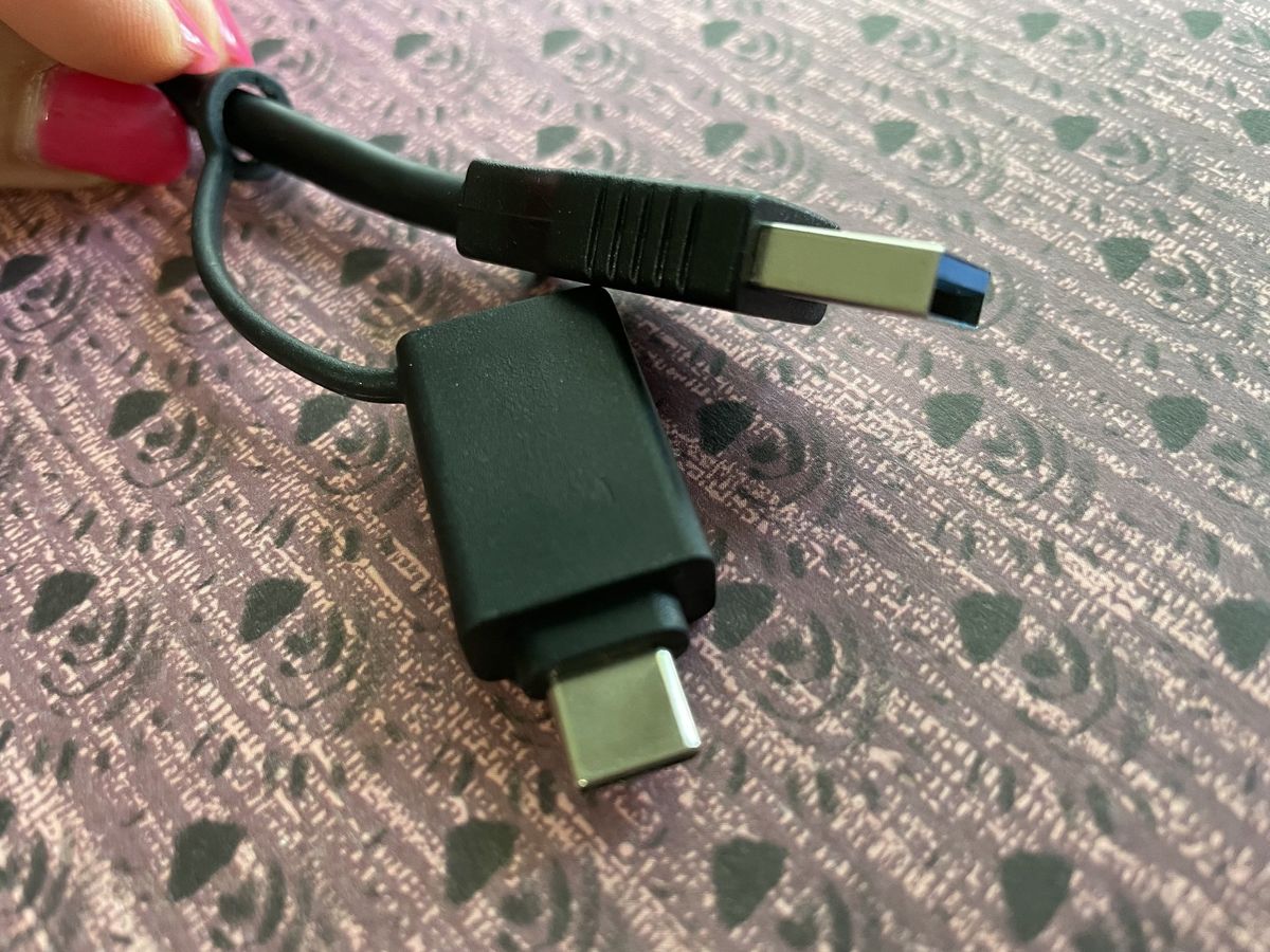 Plugable 7 Port Data And Charging Hub Usb C And Usb A Lifestyle