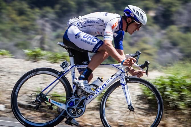 Isaac Bolivar (UnitedHealthcare) descending pushes the pace on the descent into Pasadena