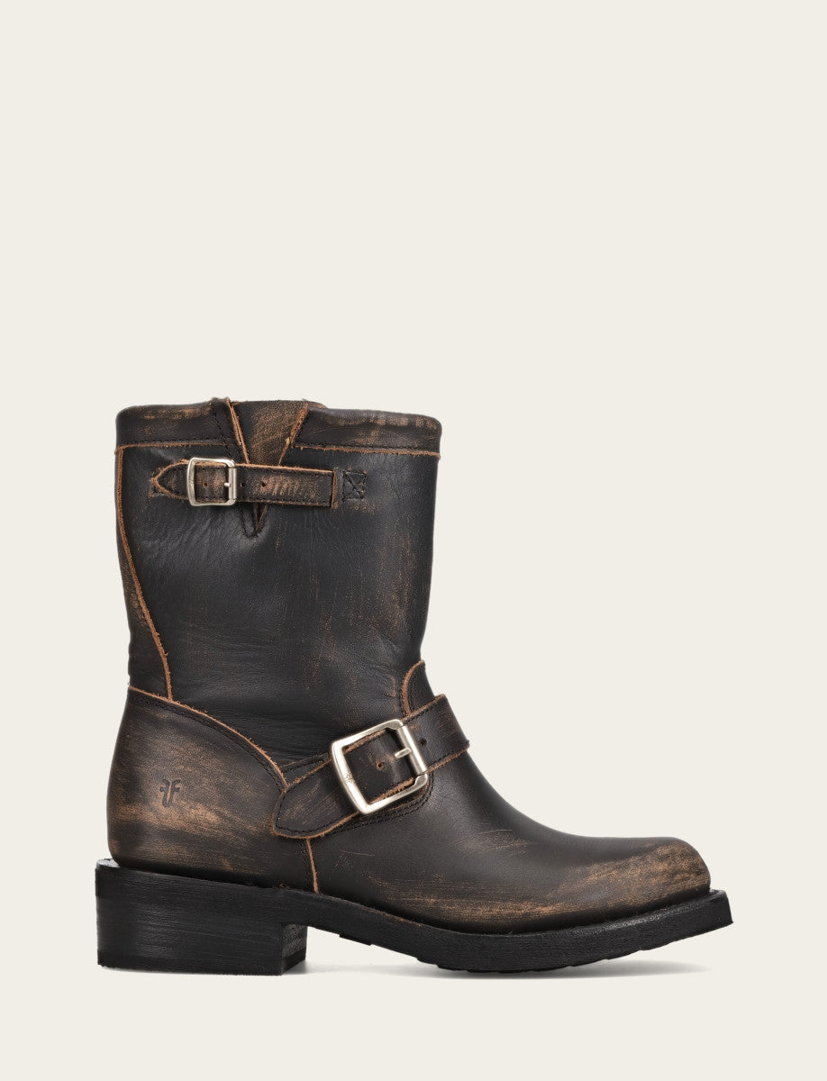 Viv Short Engineer in Distressed Black