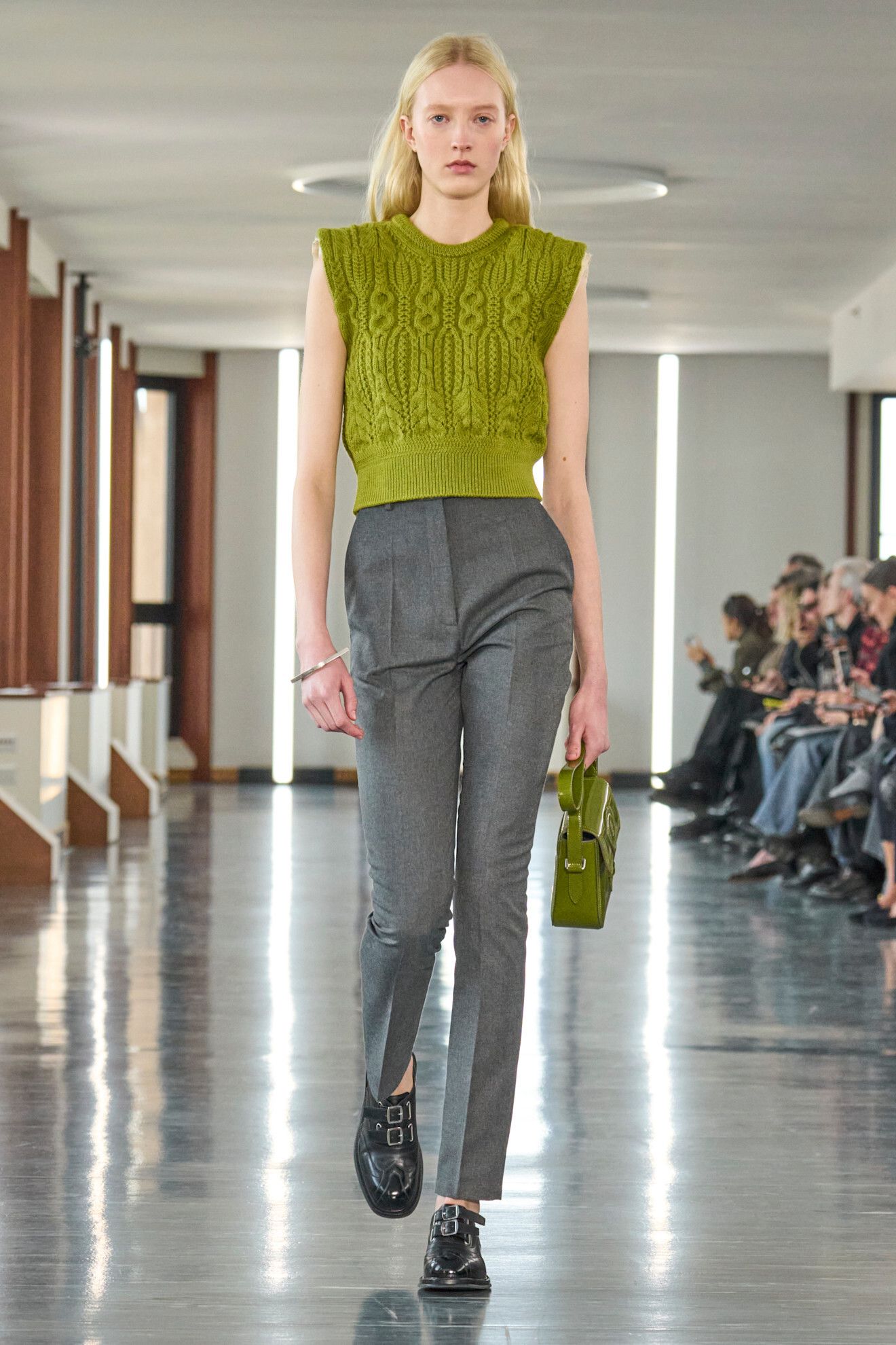 COMFY WINTER SHOE TRENDS 2025