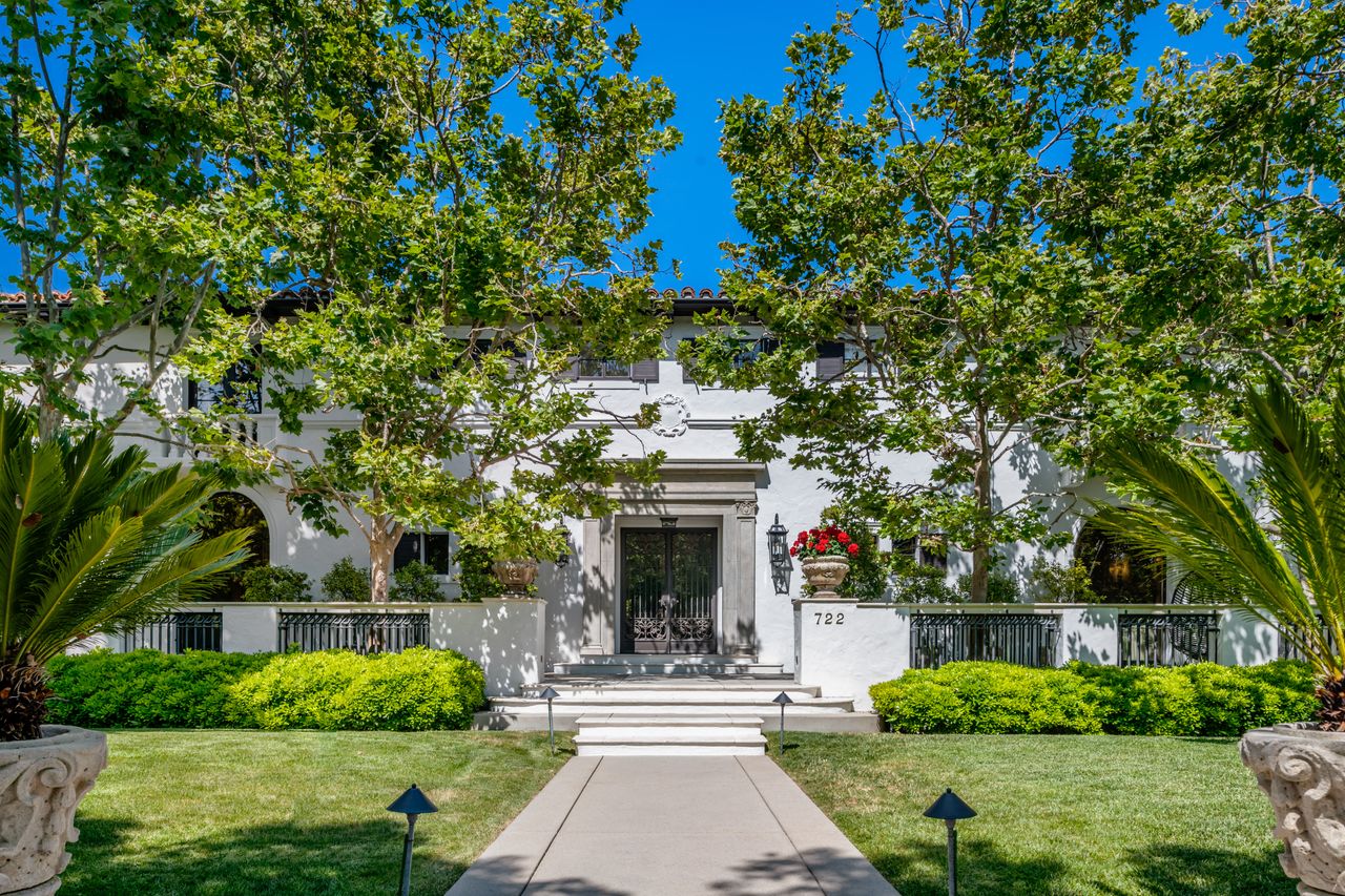 Images of 722 North Maple Drive, Los Angeles