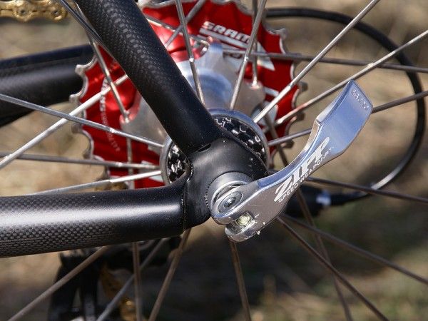 Forged one-piece dropouts are lighter and more reliable than two-piece designs