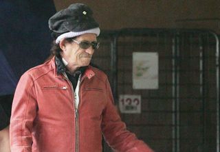 Keith Richards leaves hospital after brain surgery
