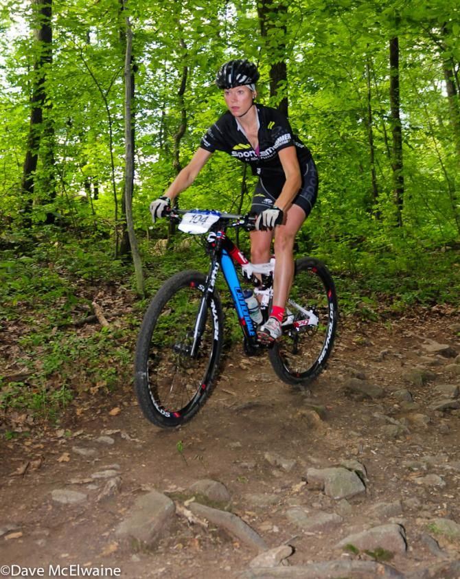 Rose Grant racing to a bronze medal