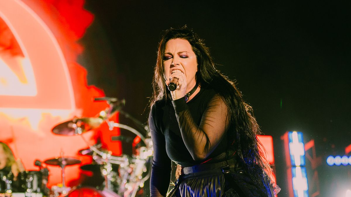 Amy Lee on stage