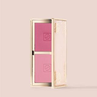 kBrjBgA5munTBXmTDxodvE-320-80 كل منتج تجميل يرتديه Lindsay Lohan أثناء تصوير Feraker Friday