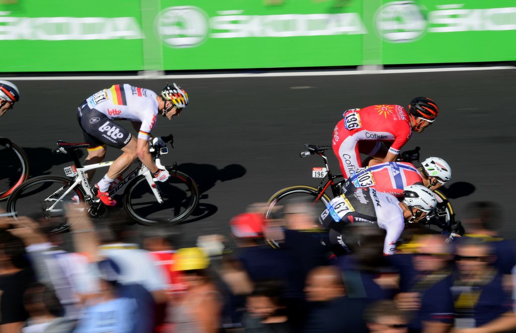 The field sprint for fifth place on stage 11