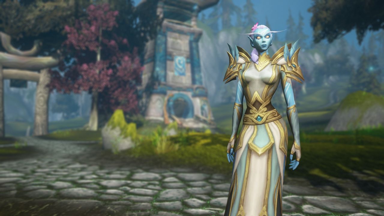 Customizing a Skyborne character in World of Warcraft: Forever, a tall race with blue skin