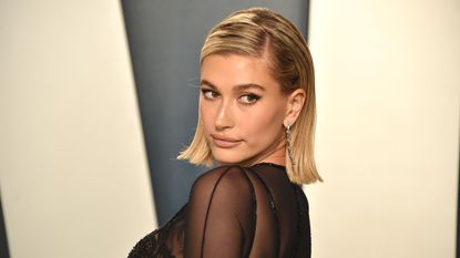 Hailey Bieber attends the 2020 Vanity Fair Oscar Party at Wallis Annenberg Center for the Performing Arts on February 09, 2020 in Beverly Hills, California. 